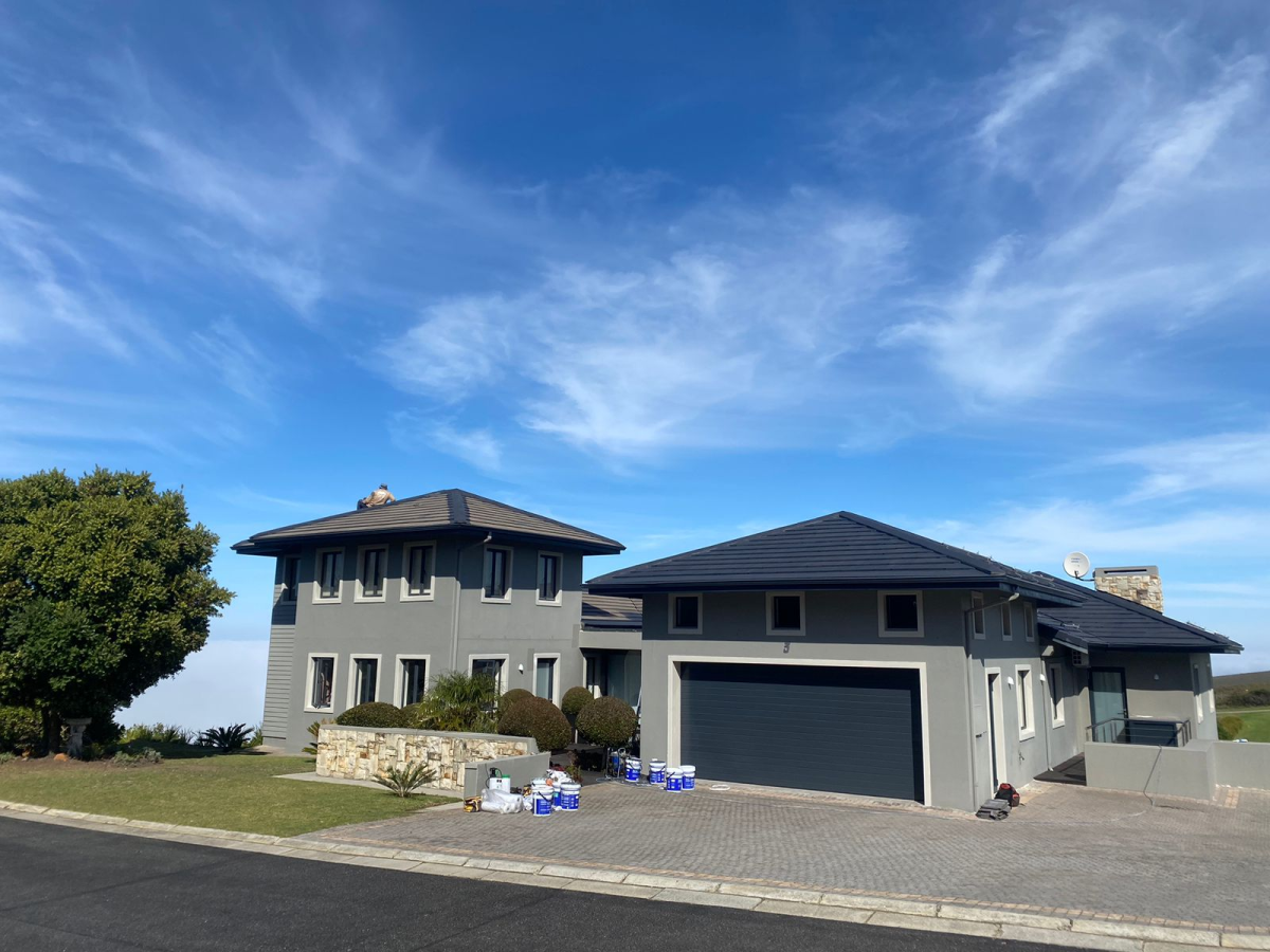 Results of spray painting a tiled roof