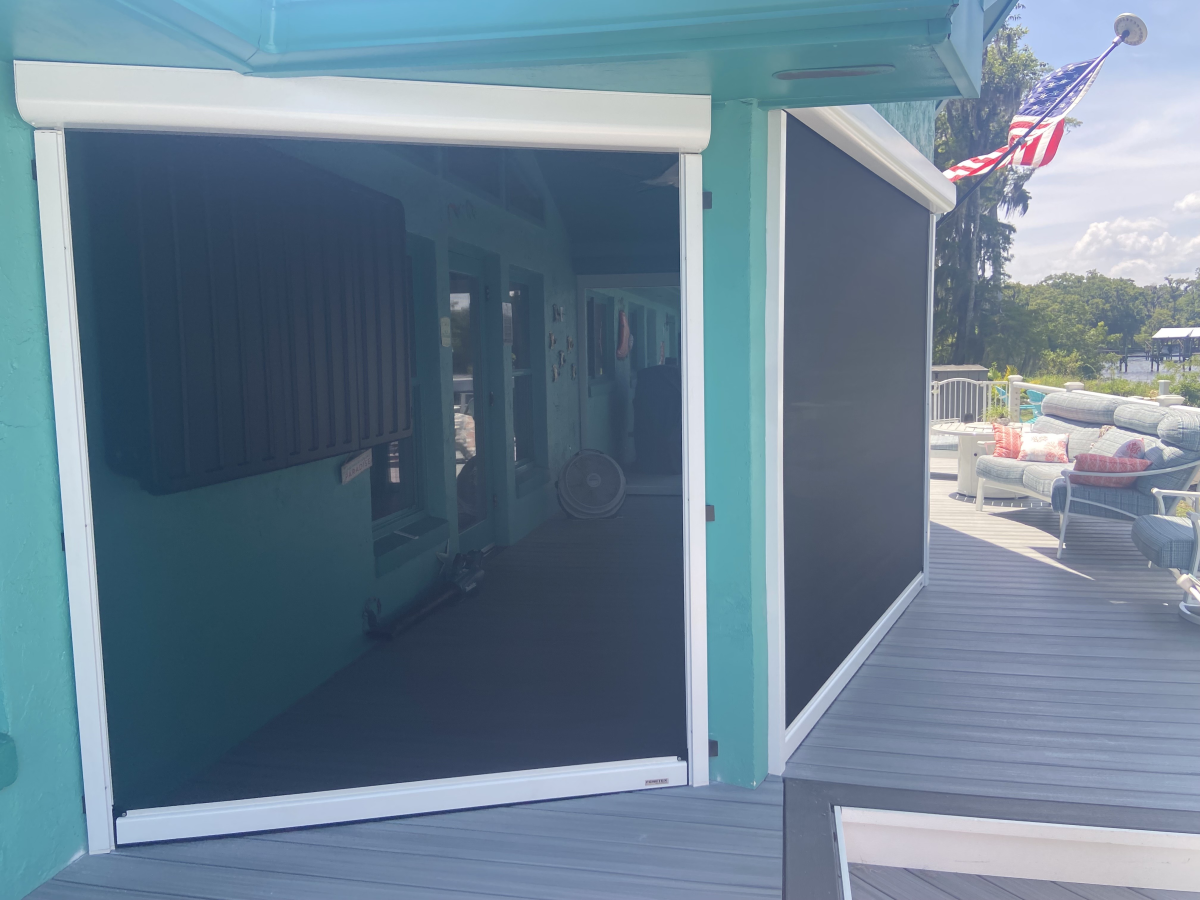 Retractable outdoor screens in Jacksonville